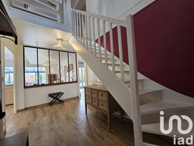 Maison - 219 m² - 8 pièces