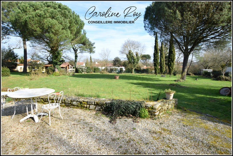 Maison - 288 m² - 8 pièces