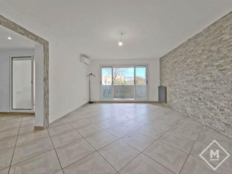 Appartement - 90 m² - 4 pièces