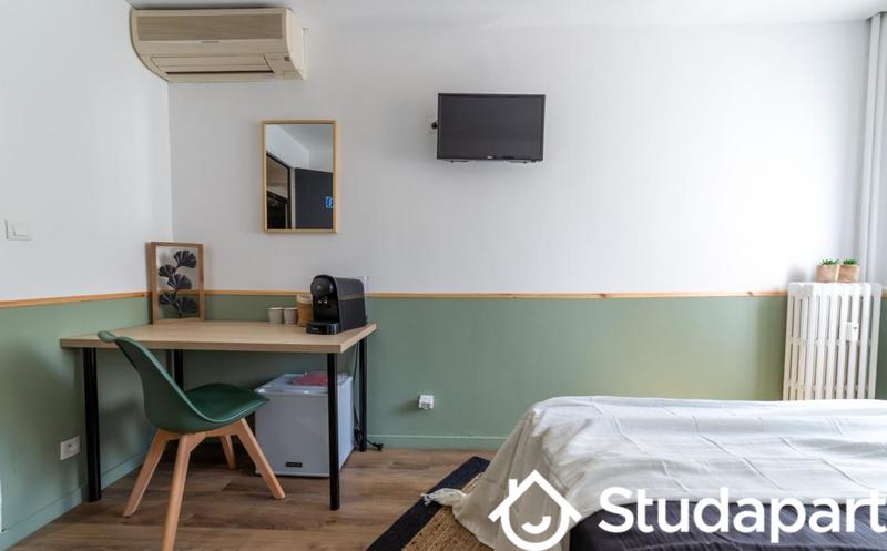 Chambre - 14 m² - 1 pièce