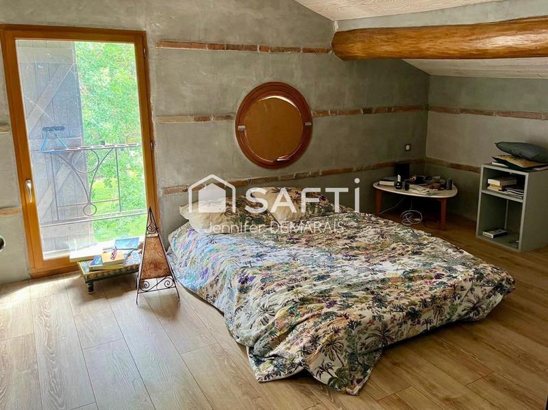 Maison - 242 m² - 5 pièces