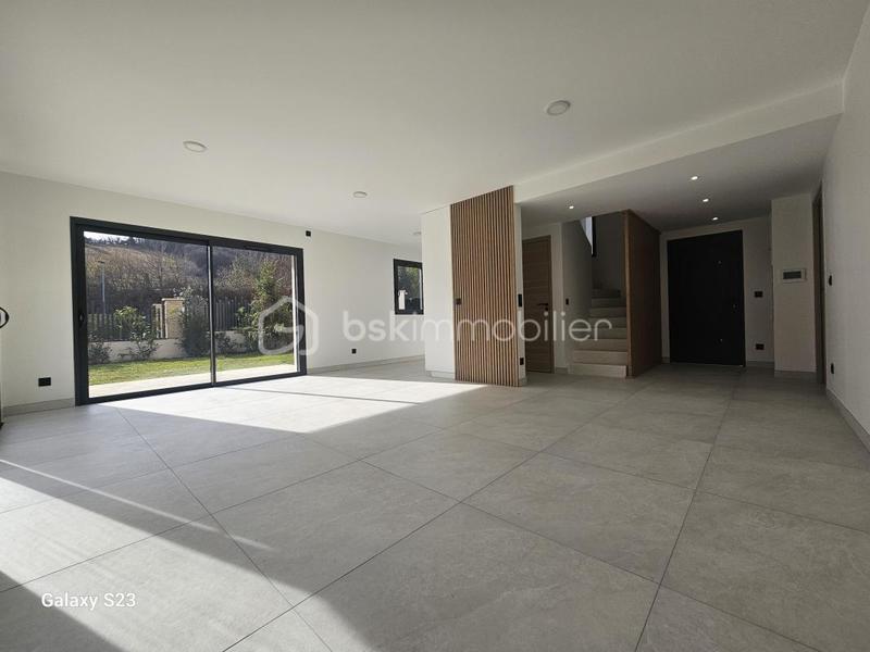 Maison - 85 m² - 5 pièces