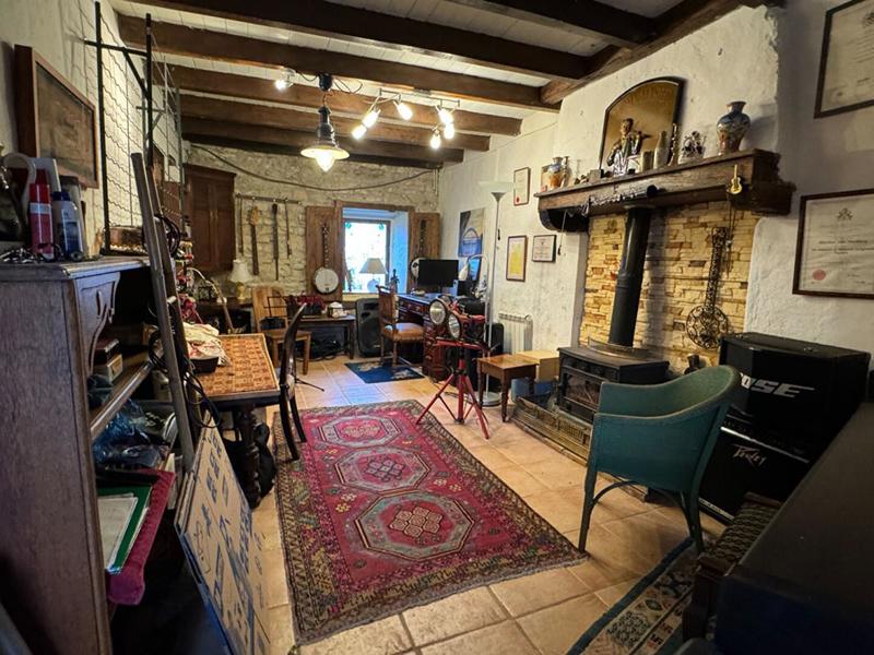 Maison - 280 m² - 7 pièces