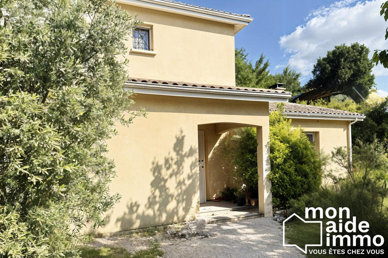 Maison - 160 m² - 6 pièces