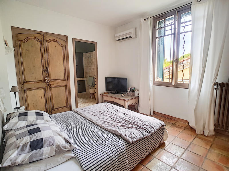 Maison - 230 m² - 8 pièces