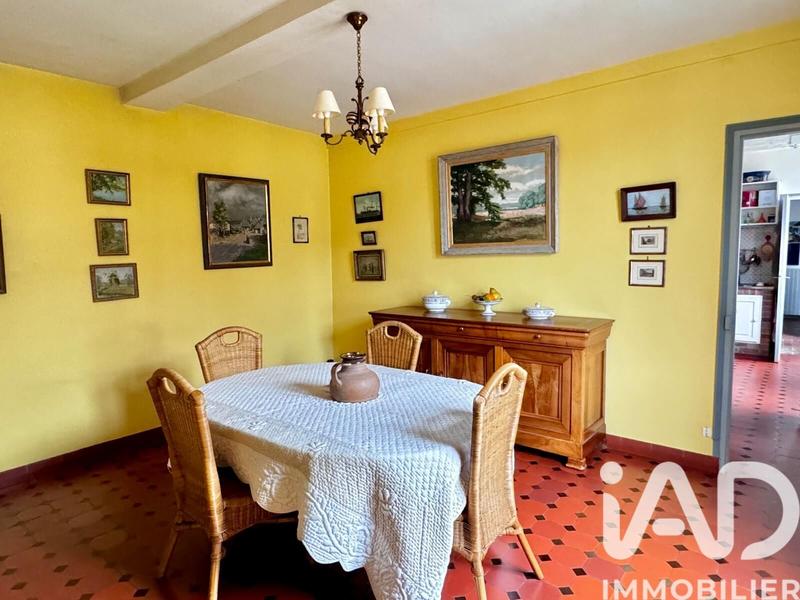 Maison - 261 m² - 10 pièces