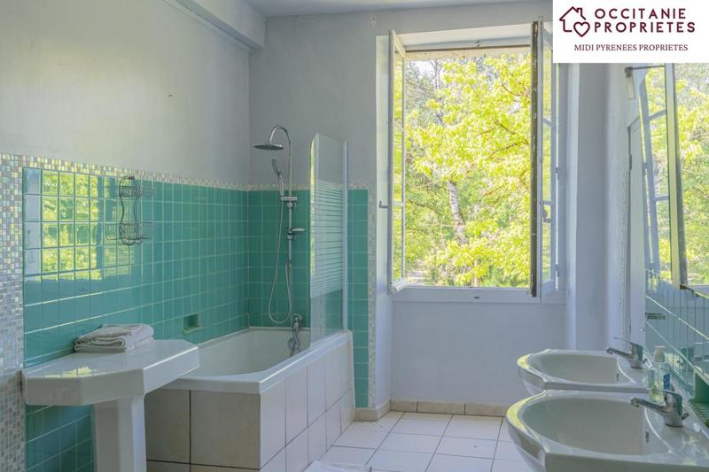 Maison de maîtres - 409 m² - 13 pièces