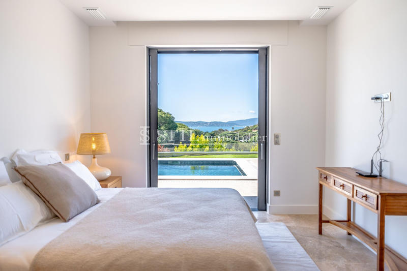 Villa - 370 m² - 6 pièces