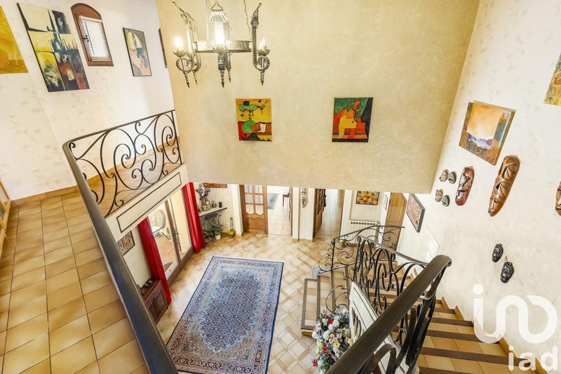 Maison - 270 m² - 10 pièces