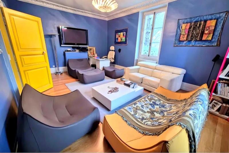 Maison - 300 m² - 7 pièces