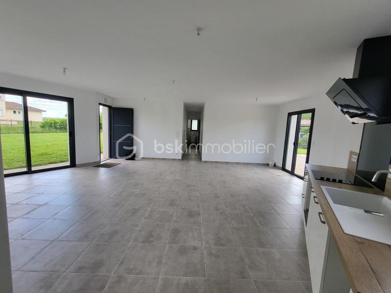 Maison - 95 m² - 4 pièces