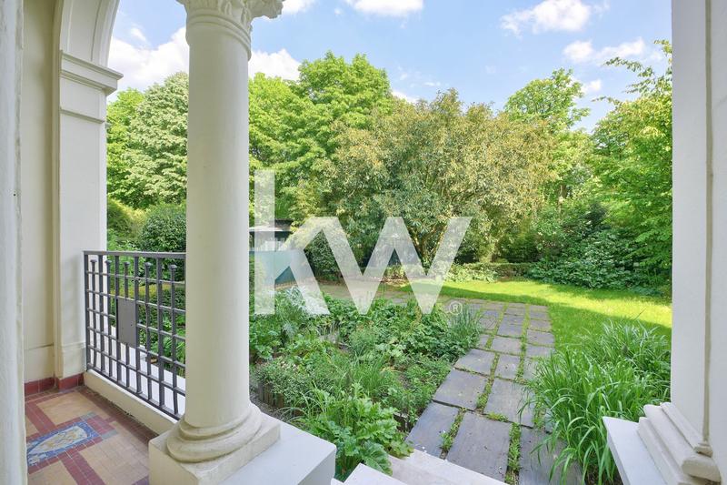 Appartement - 246 m² - 7 pièces