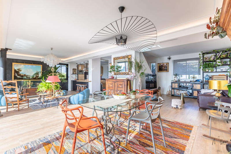 Maison - 207 m² - 8 pièces