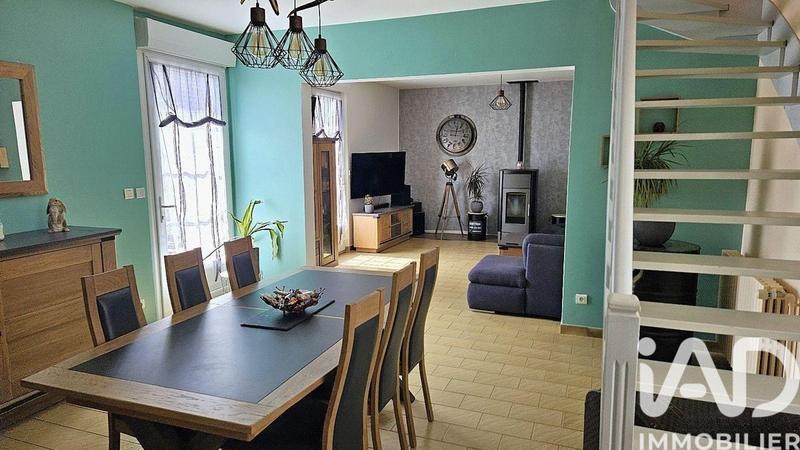 Maison - 200 m² - 8 pièces