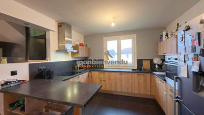 Maison - 99 m² - 5 pièces