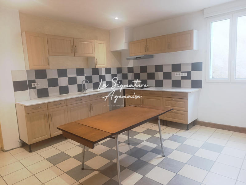 Propriété - 953 m² - 40 pièces