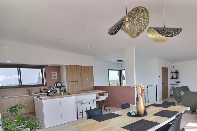 Maison - 164 m² - 6 pièces