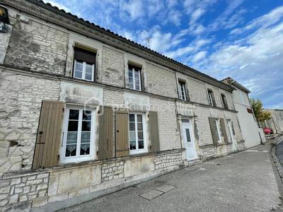 Maison - 180 m² - 8 pièces