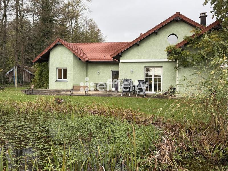 Maison - 235 m² - 6 pièces