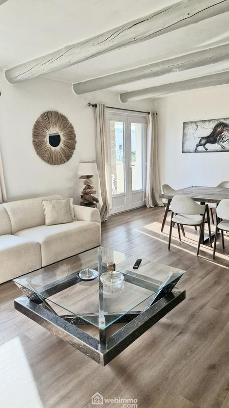 Maison - 250 m² - 11 pièces