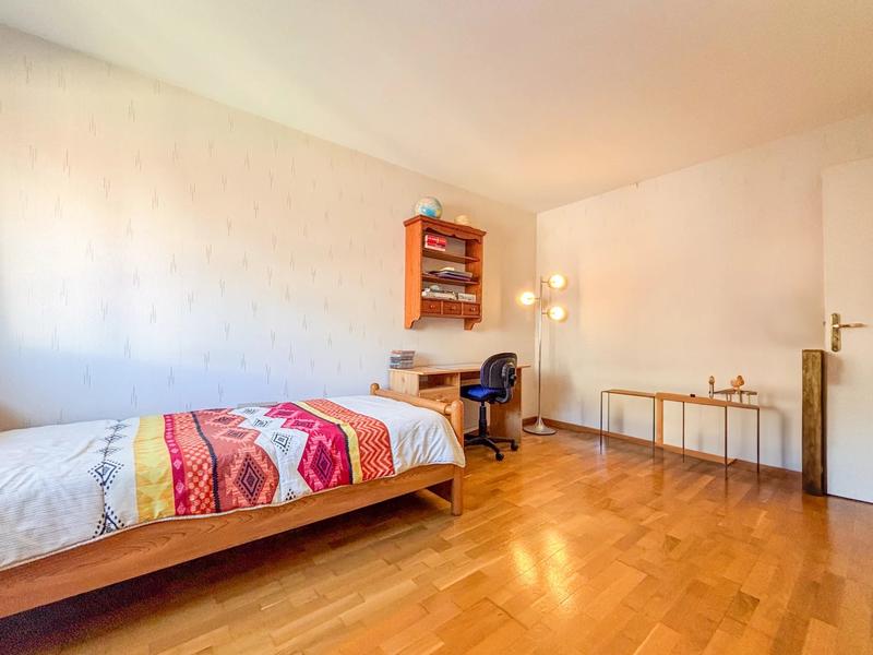 Appartement - 99 m² - 4 pièces