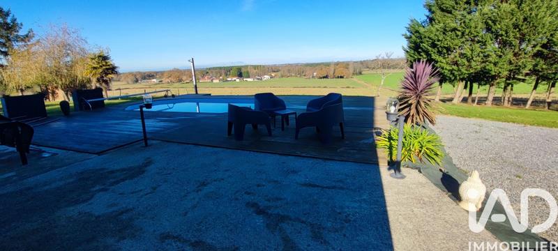 Maison - 229 m² - 7 pièces