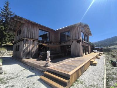 Châlet - 350 m² - 10 pièces