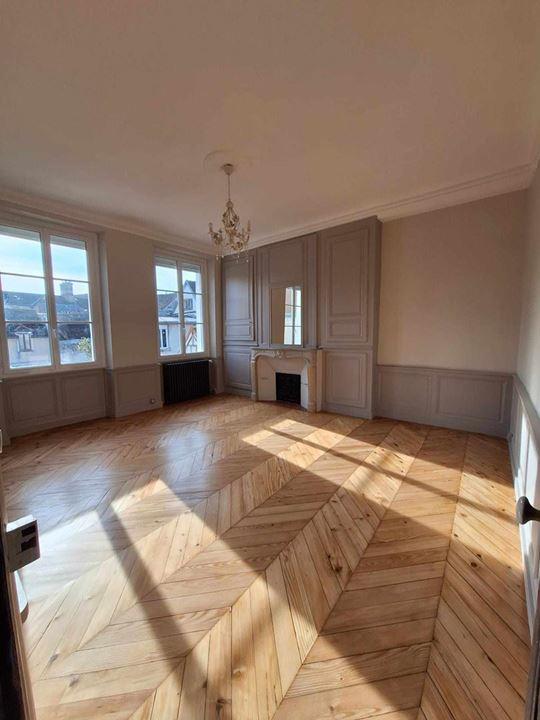 Hôtel particulier - 260 m² - 8 pièces