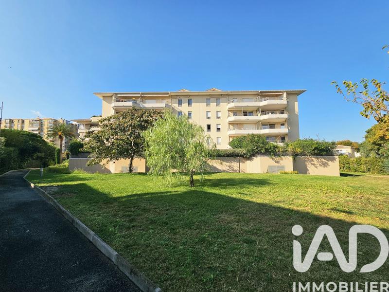 Appartement - 77 m² - 3 pièces