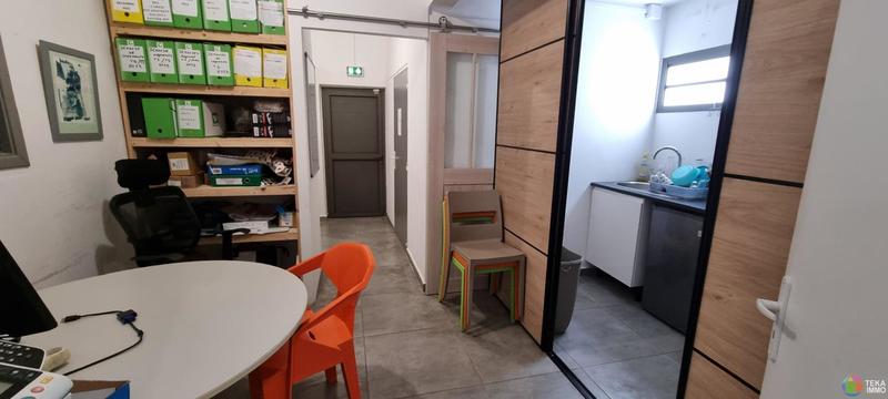 Local commercial - 85 m² - 3 pièces