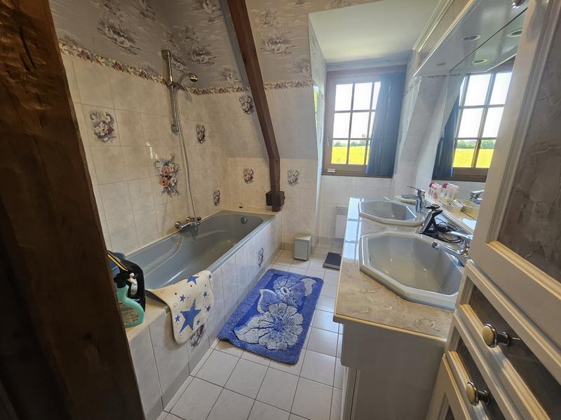 Maison traditionnelle - 176 m² - 7 pièces