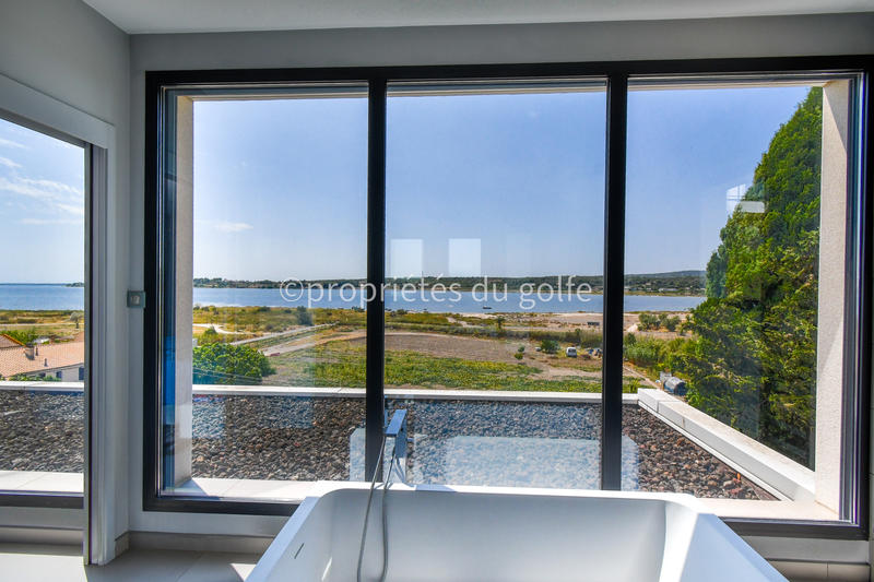 Maison - 204 m² - 5 pièces