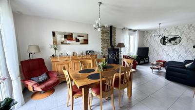 Maison - 98 m² - 5 pièces
