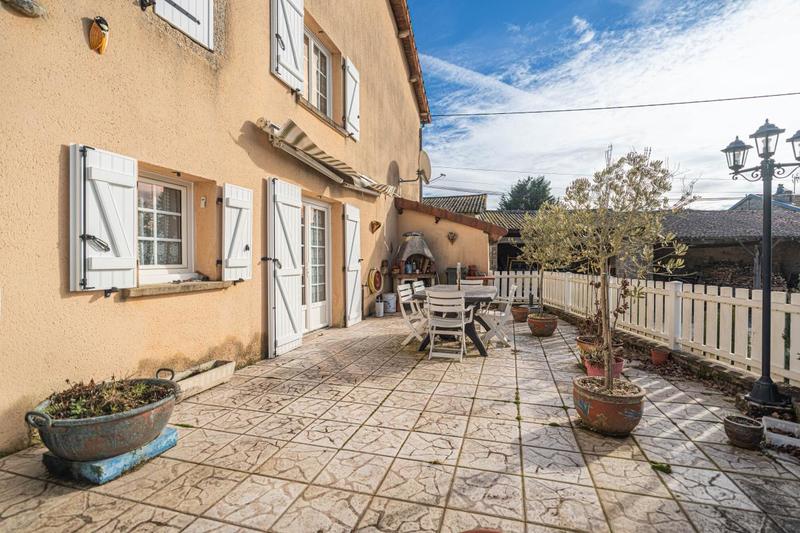 Maison - 90 m² - 5 pièces