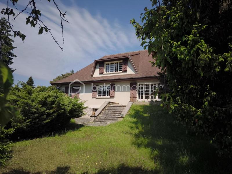 Maison traditionnelle - 184 m² - 5 pièces