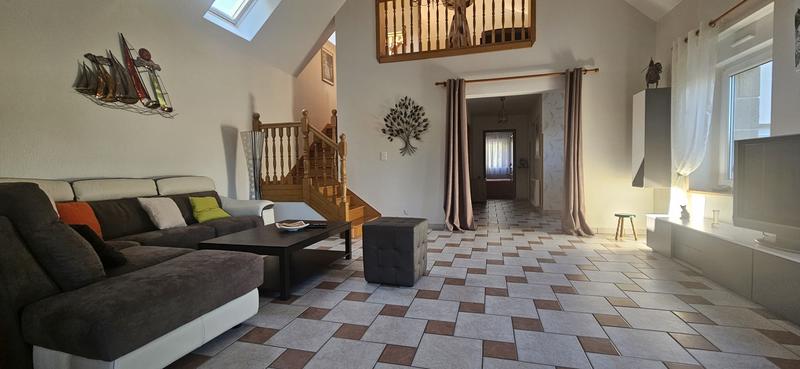 Maison - 189 m² - 9 pièces