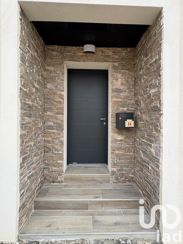 Maison - 96 m² - 4 pièces