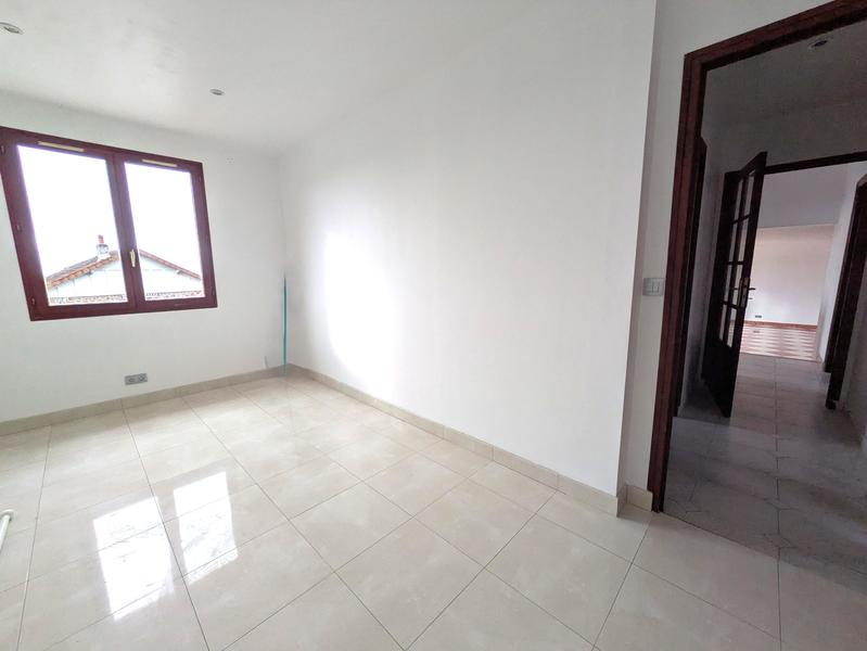 Maison contemporaine - 176 m² - 8 pièces