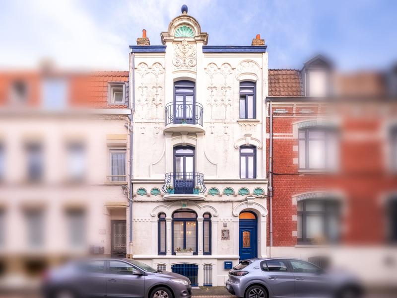 Maison - 210 m² - 7 pièces