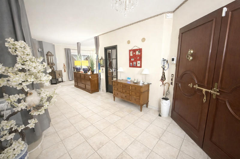 Maison - 283 m² - 7 pièces