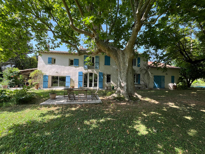 Maison - 240 m² - 7 pièces