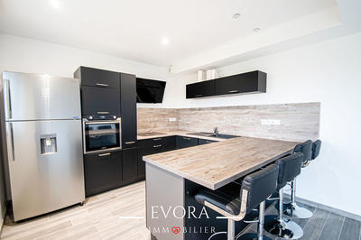 Maison - 140 m² - 5 pièces