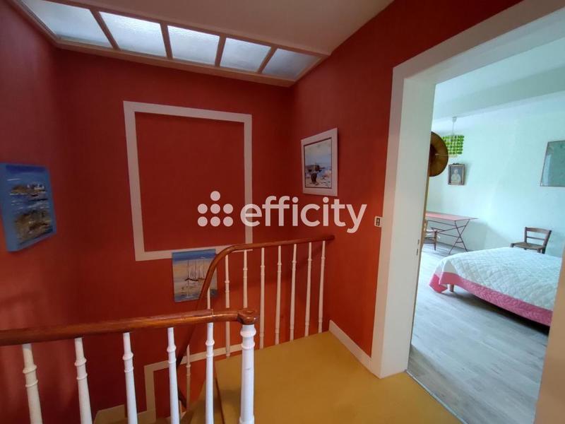 Maison - 270 m² - 11 pièces