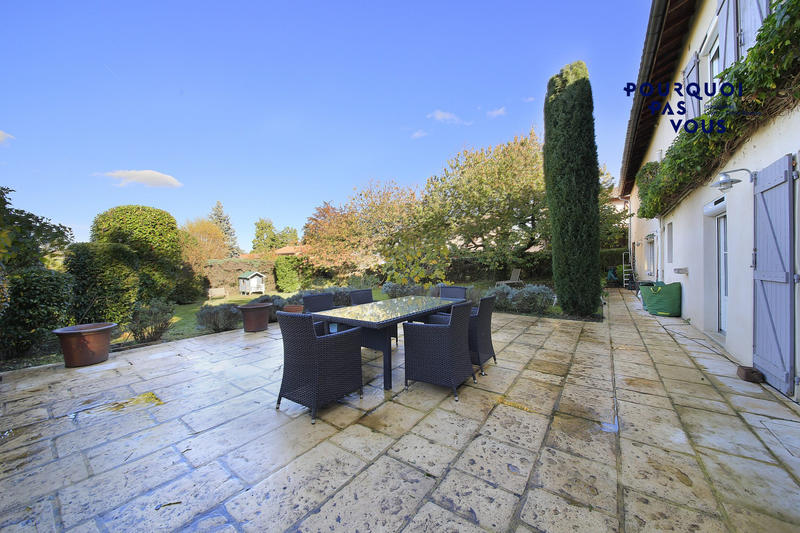 Maison ancienne - 260 m² - 8 pièces