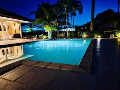 Villa - 200 m² - 4 pièces