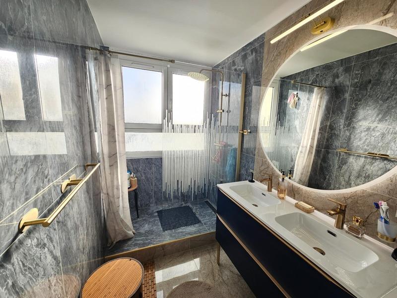 Appartement - 75 m² - 4 pièces