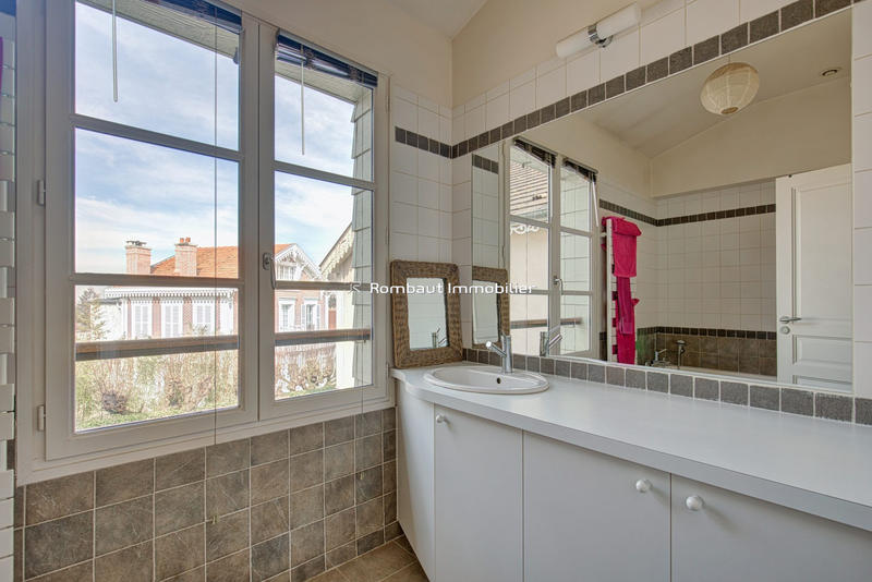 Appartement - 150 m² - 6 pièces