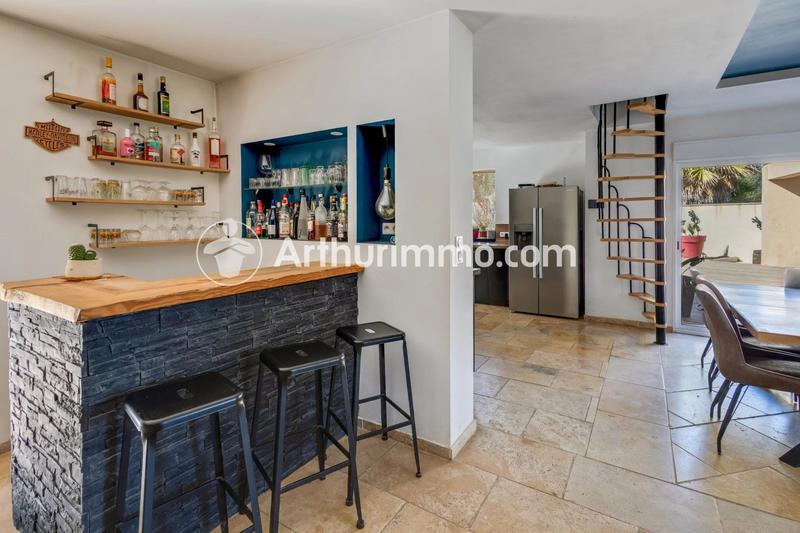 Maison - 244 m² - 7 pièces