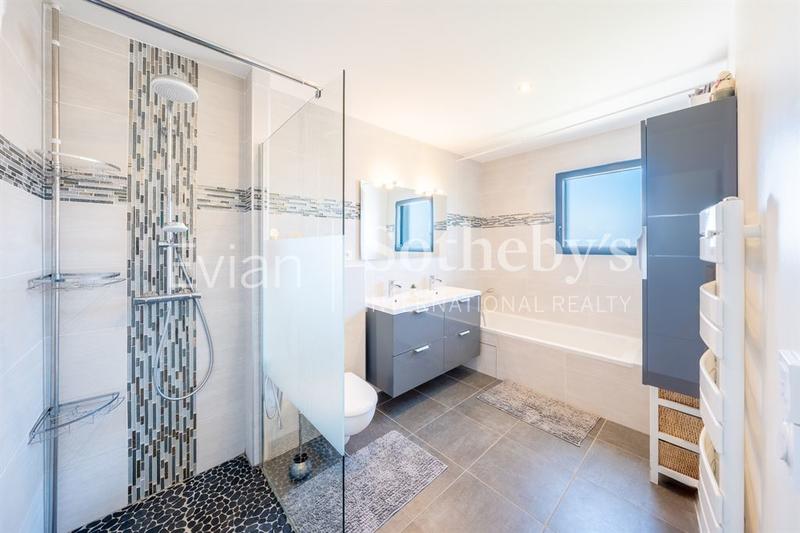 Maison - 200 m² - 6 pièces