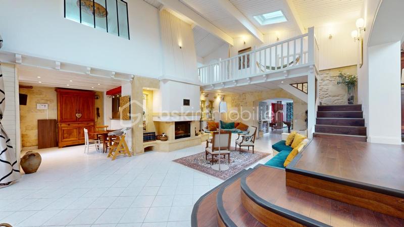 Maison - 340 m² - 10 pièces